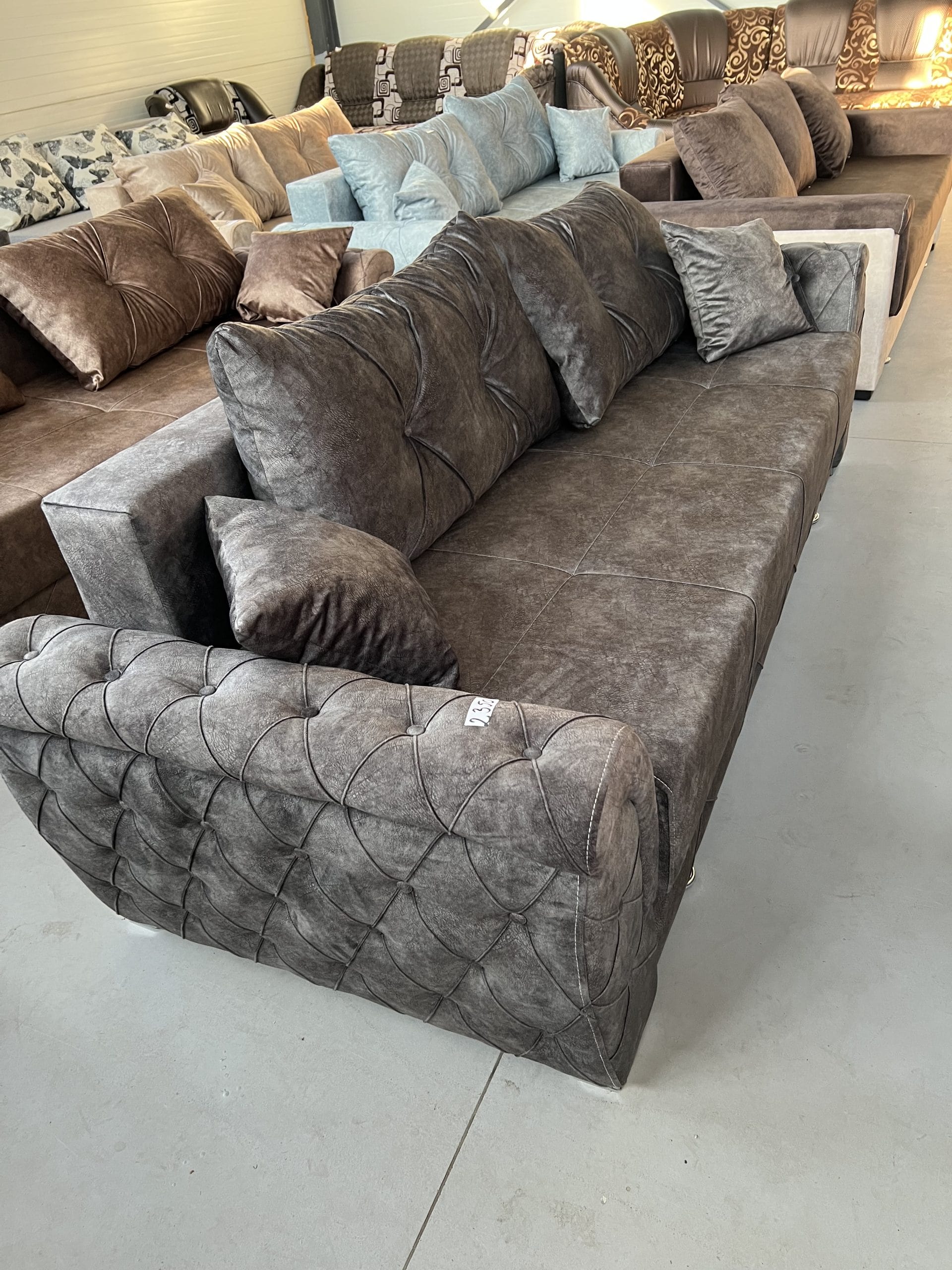 Canapea Delia pentru decor cameră apartament, casă, culoare gri, livrare in Suceava