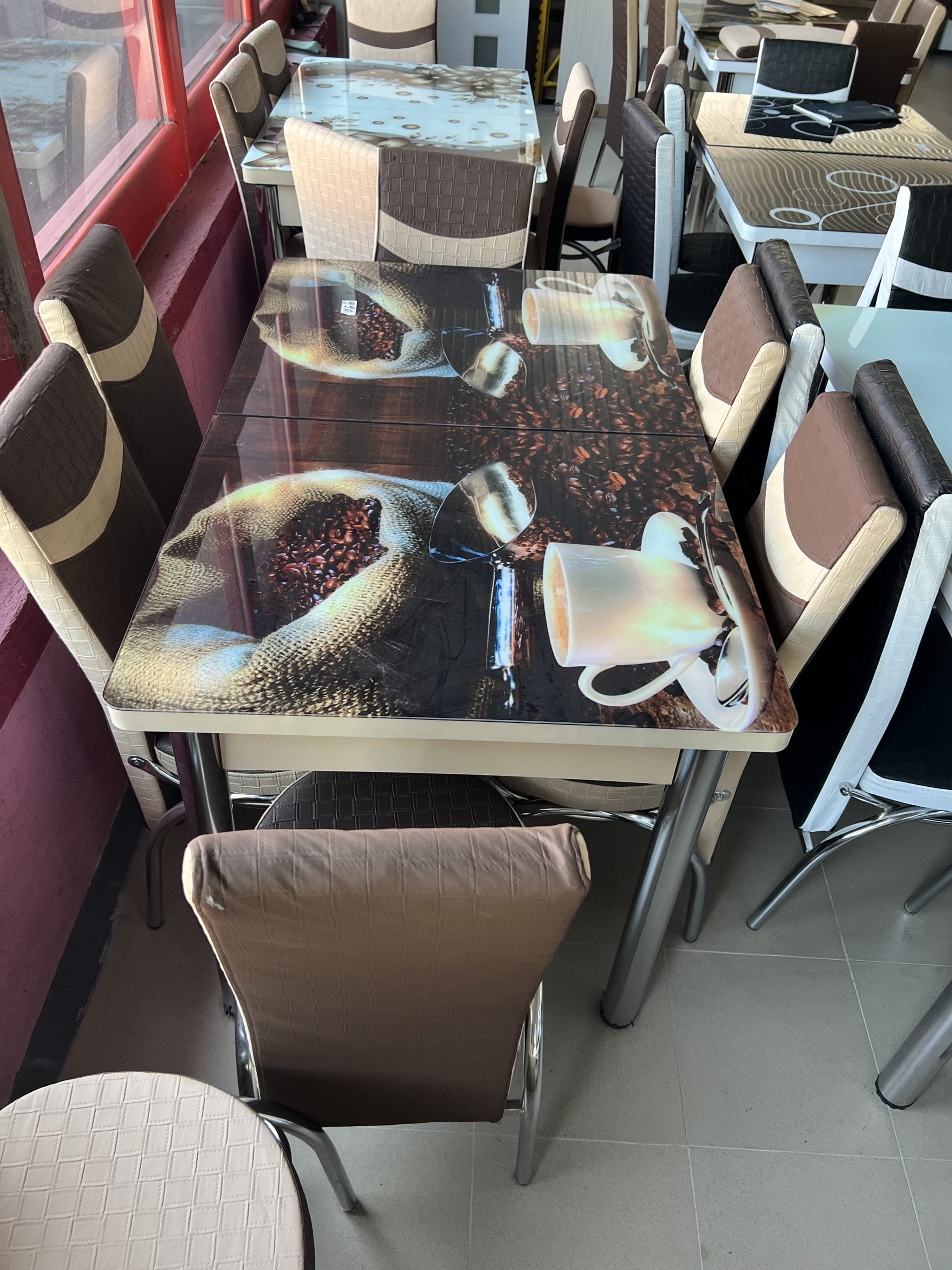 Mese sticlă cu scaune în Fălticeni cu transport gratis în Fălticeni și Suceava și contracost în Tîrgu Neamț Rădăuți Siret Pașcani gura Humorului.