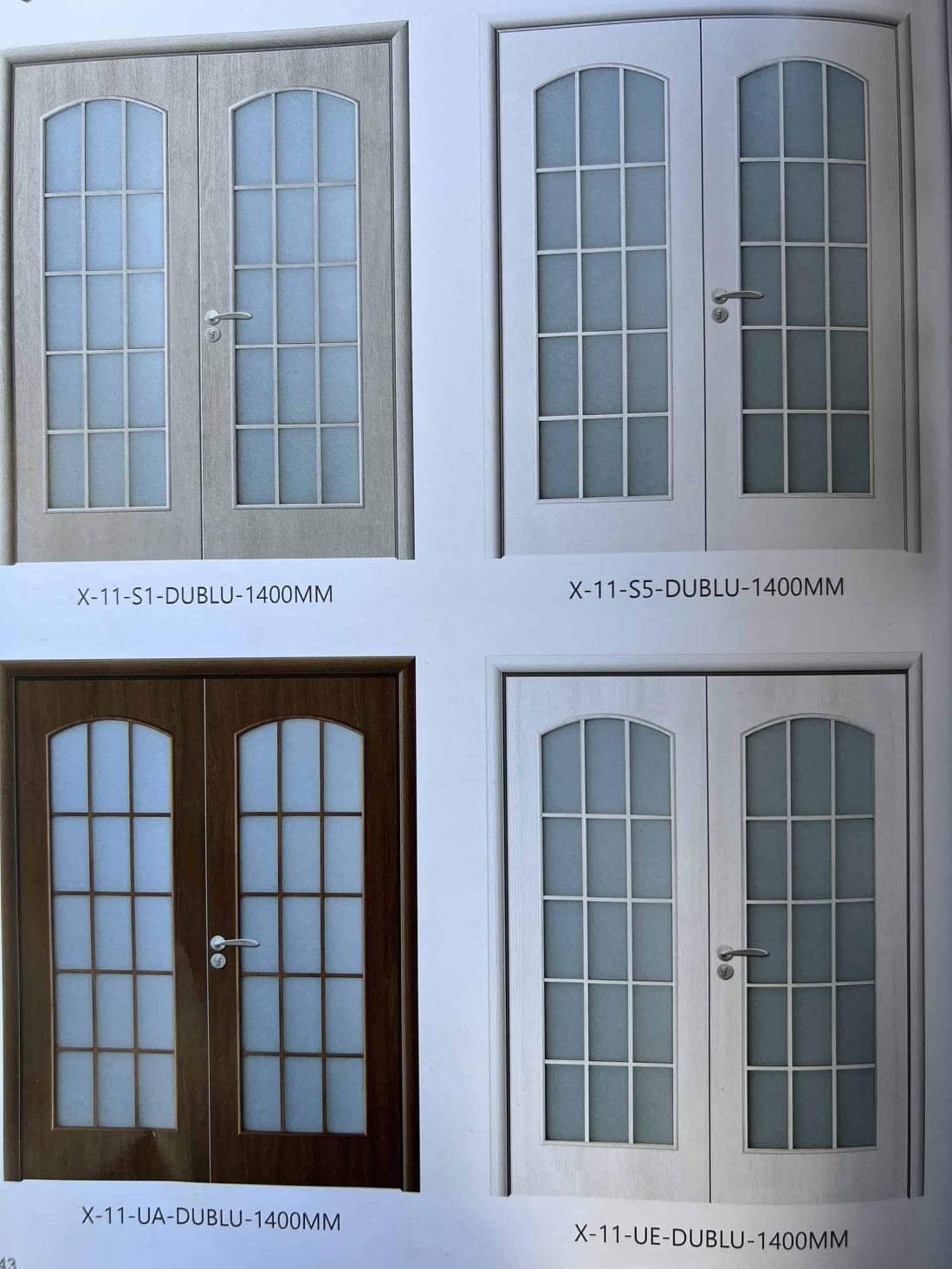 Uși Interior in Magazinul din Suceava.Usile sunt costruite din lemn prin tehnologia de placare cu MDF.