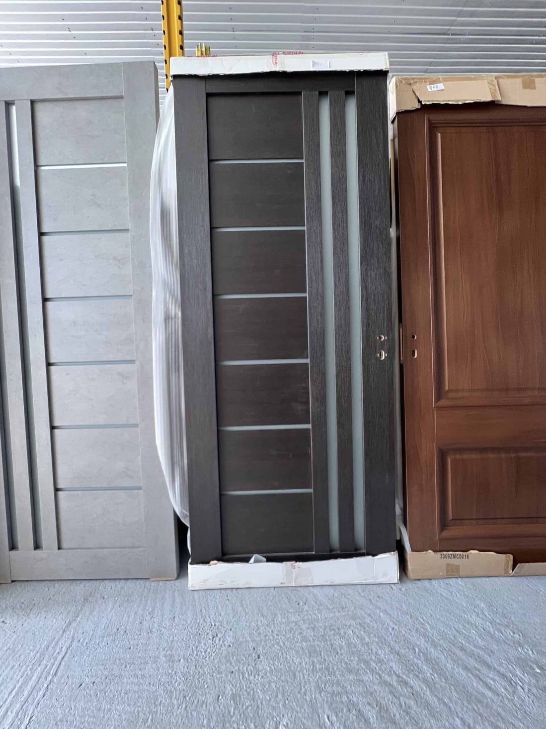 Uși Interior Rădăuți sunt fabricate din Lemn Masiv placat cu plăci din Mdf.Se livreaza din stoc din Magazinul din Suceava.