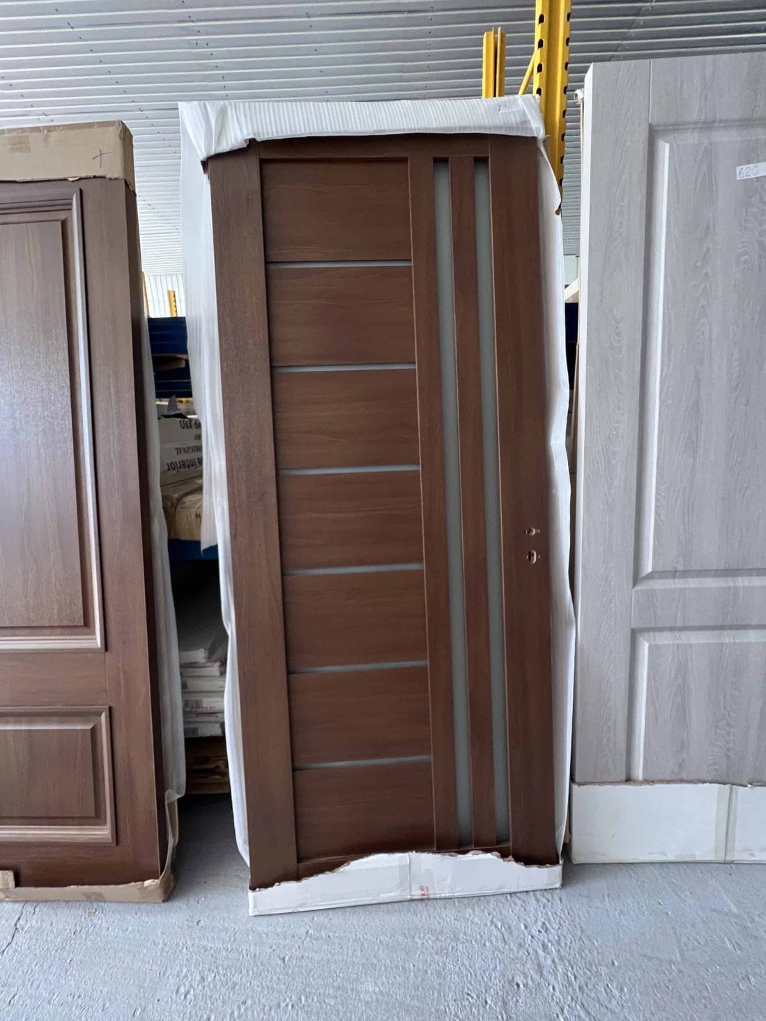 Uși Interior Rădăuți fabricate din lemn placat cu mdf.Usile sunt pe trei dimesiuni 66/76/86cm lățime si 204 cm înăltime.Sunt perfecte pentru casa sau apartament.