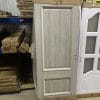 Ușă de interior lemn placată cu două straturi de MDF pentru a nu genera crăpături în timp.