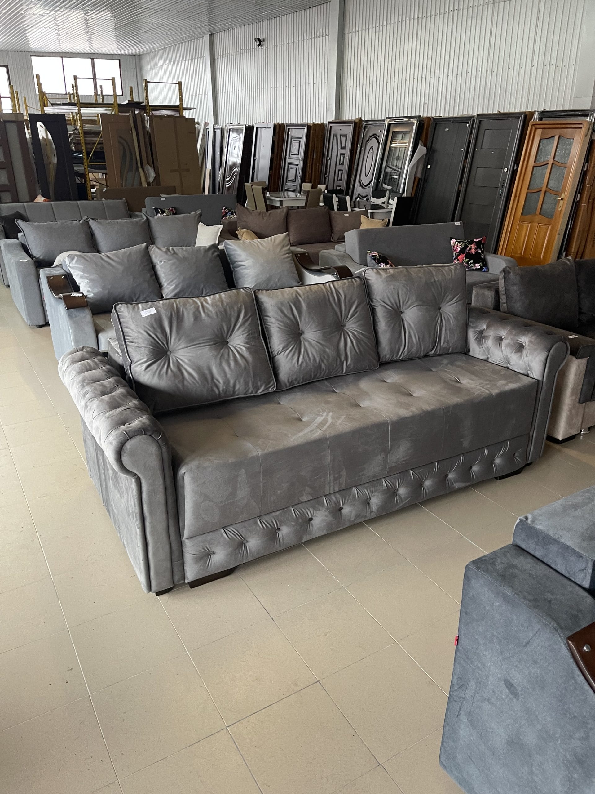 Canapea Erika cu saltea relaxa. 2550 lei, pentru camera apartament, casă.