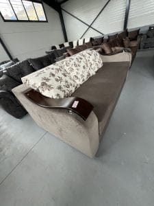 Canapea gri disponibilâ la magazinul nostru din Suceava.Extensibilă,