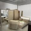 Dormitor Targu Neamț complet pentru apartament sau casă cu șifonier cu uși culisante, pat 160\200, 2 noptiere si comodă cu 4 sertare.
