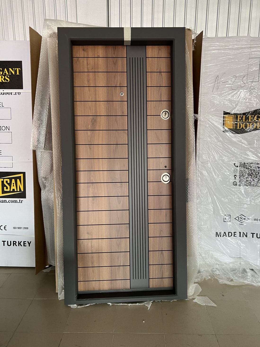 Ușa metalica suceava perfectă pentru apartament.Usi metalice blindate siguranță maximă.