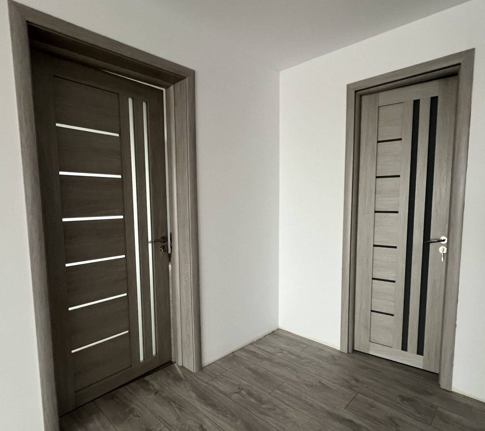 Usi interior Iasi gri s1 017, complet echipate