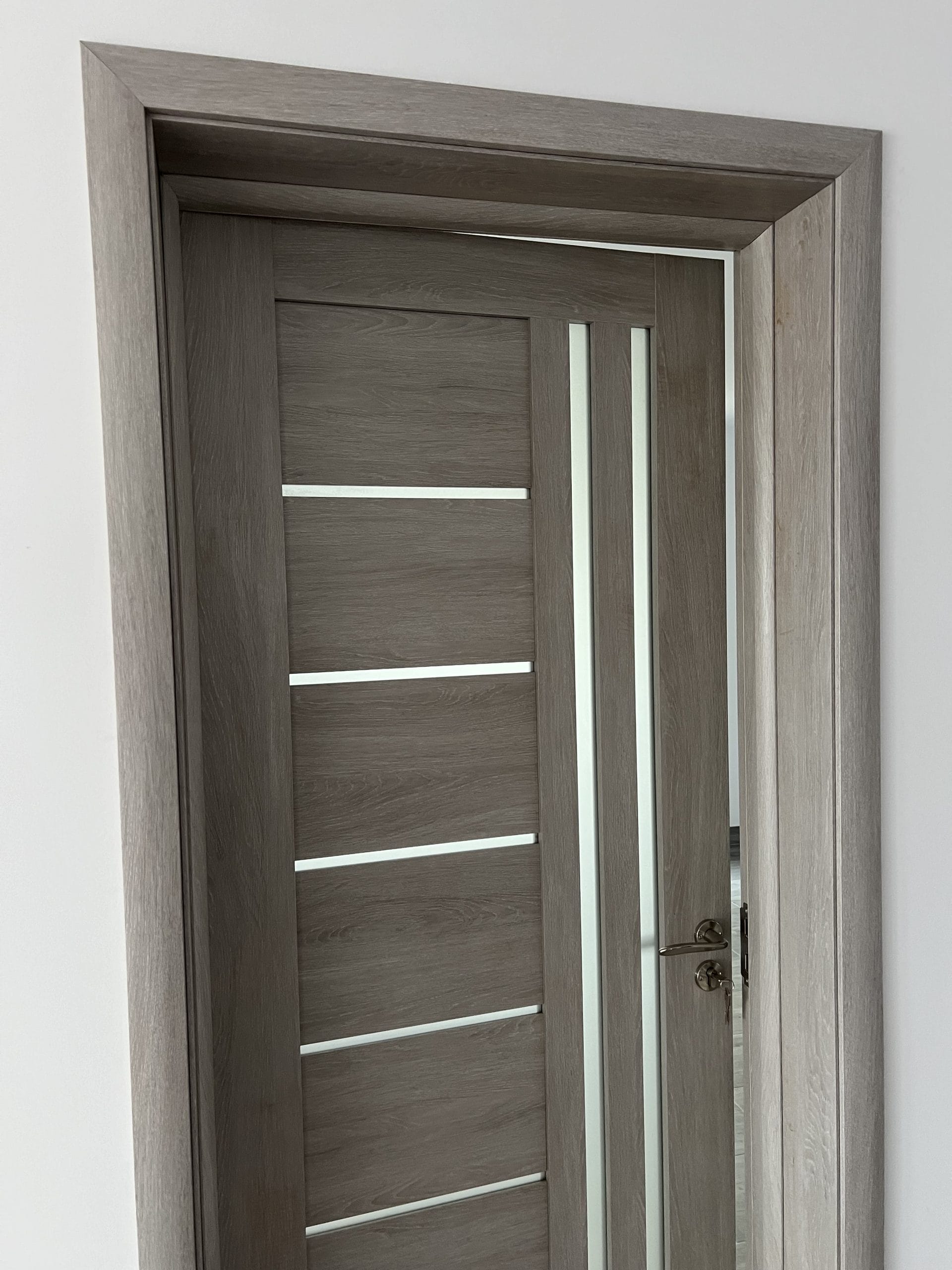 Usi interior Botosani 017 s1 , cu toc extensibil sau cu toc fix, complet echipate, pret mic si calitate buna!