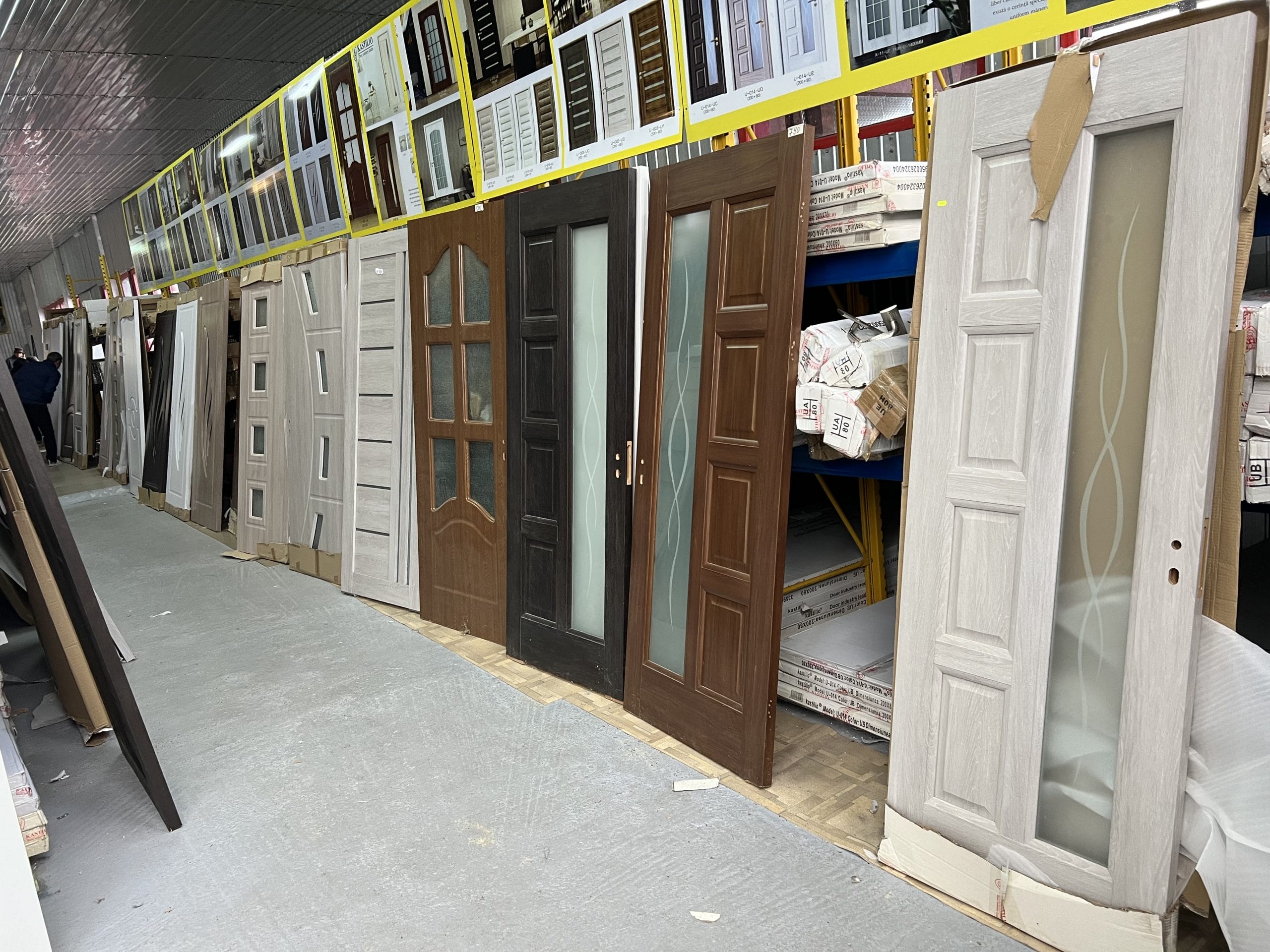Usi interior Iasi 790 lei complet echipate! Culori s1(gri), se(stejar), ue(alb cu fibra), ub( wenghe) Pentru intrare in camere. Lemn placat cu MDF! Se poate anexa si extensie de 20cm +100 lei.