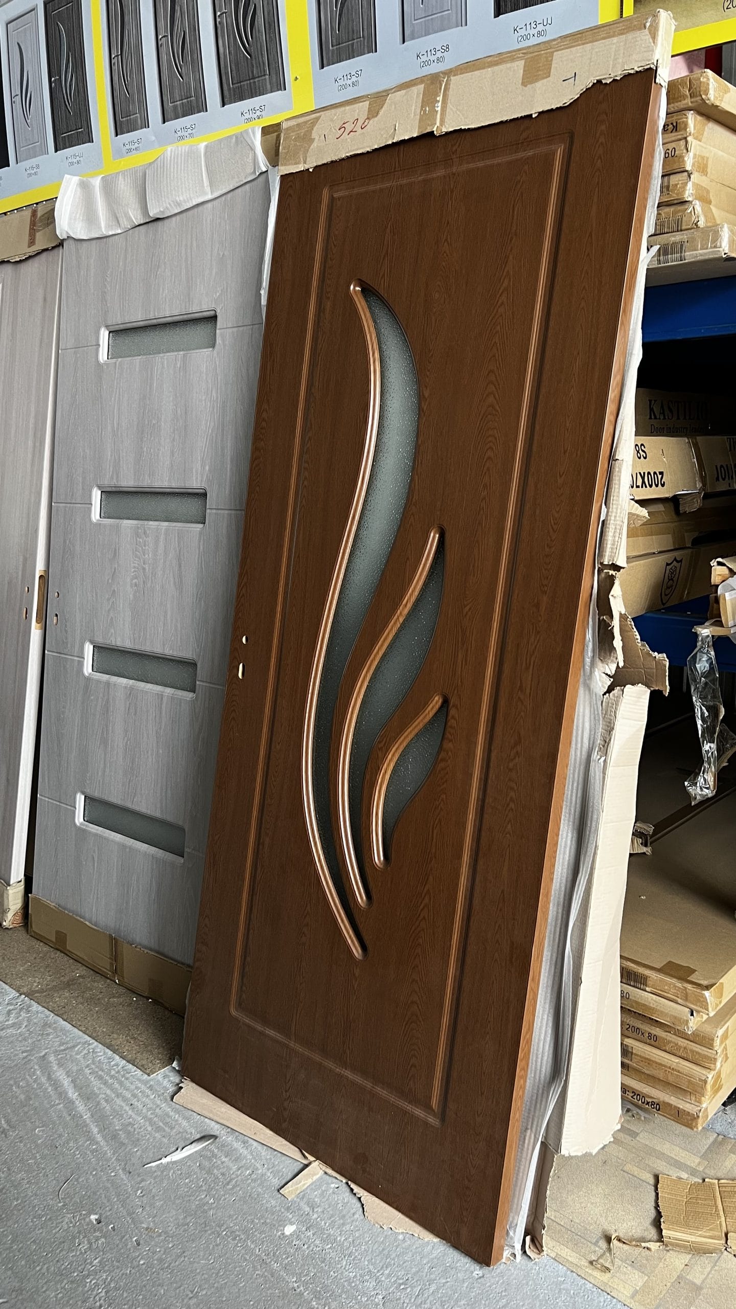 Uși Interior in Faticeni si Suceava. Distribuim contra cost in Târgu Neamț, Gura Humorului, Siret, Rădăuti, Botoșani. Pascani, Roman, Iasi.Prețuri începând cu 520-990lei complet echipate